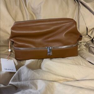Quince Makeup or Dopp Kit